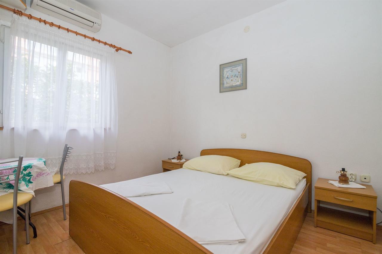Apartments Zeljko Макарська Екстер'єр фото