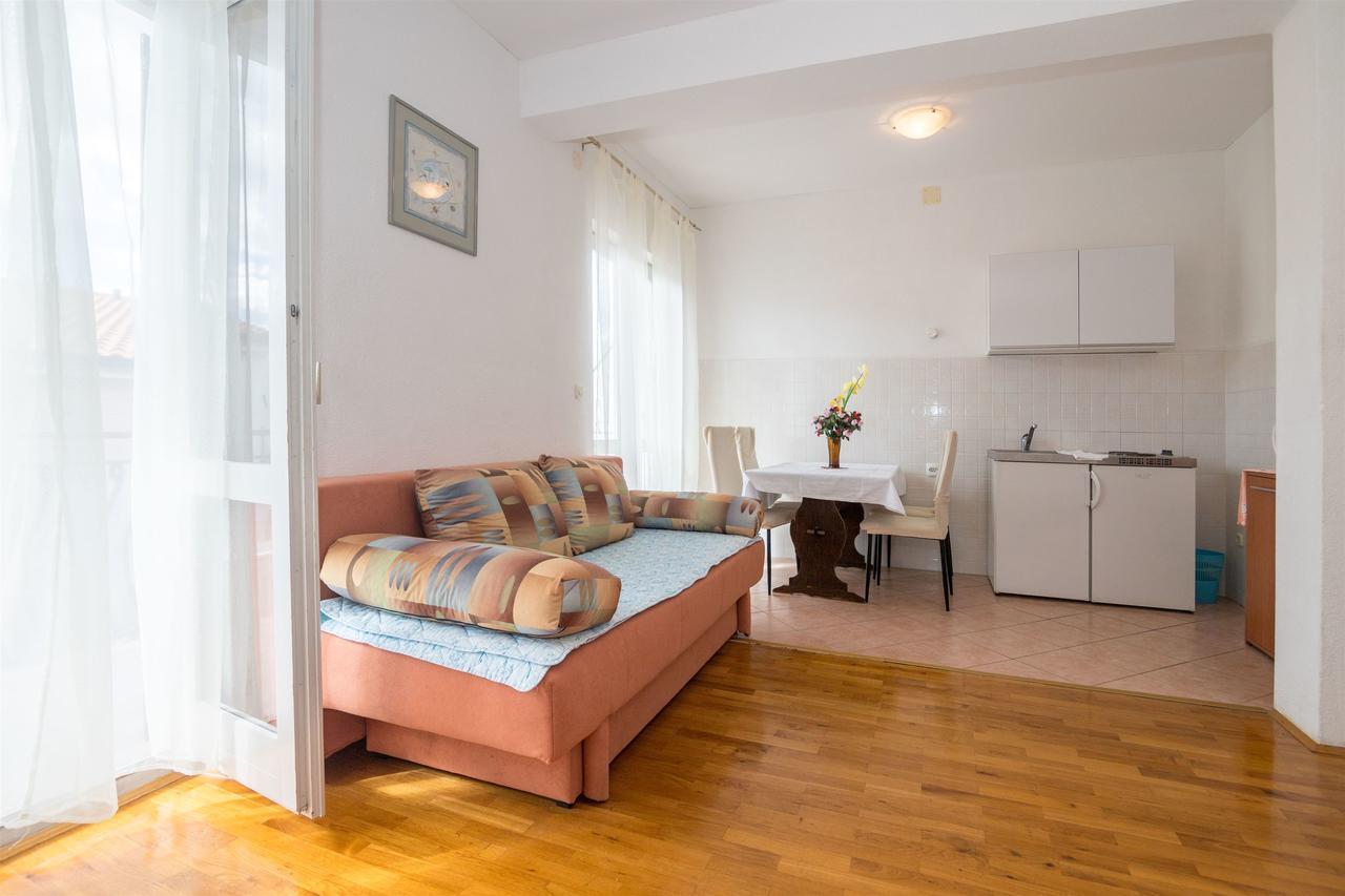 Apartments Zeljko Макарська Екстер'єр фото