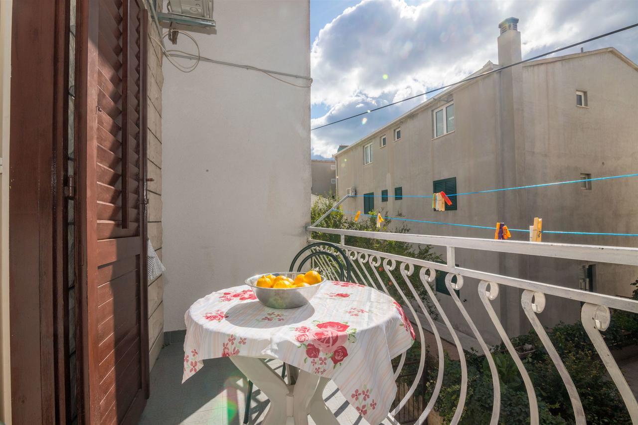 Apartments Zeljko Макарська Екстер'єр фото