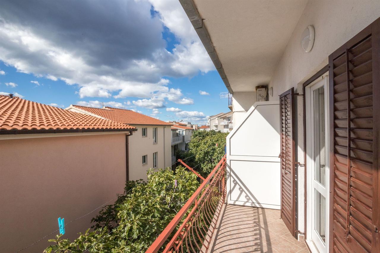 Apartments Zeljko Макарська Екстер'єр фото