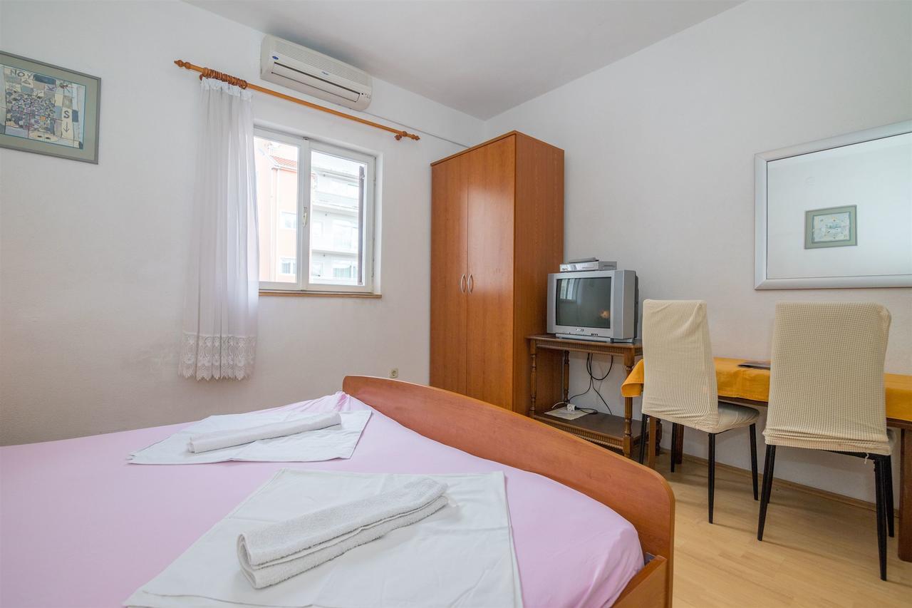 Apartments Zeljko Макарська Екстер'єр фото